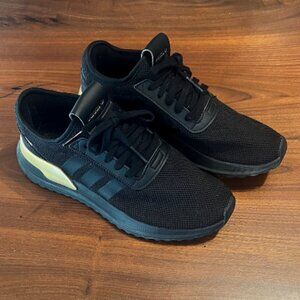 Men's Adidas Running Shoes Size 8